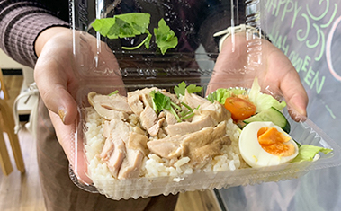 夕食を提供する活動