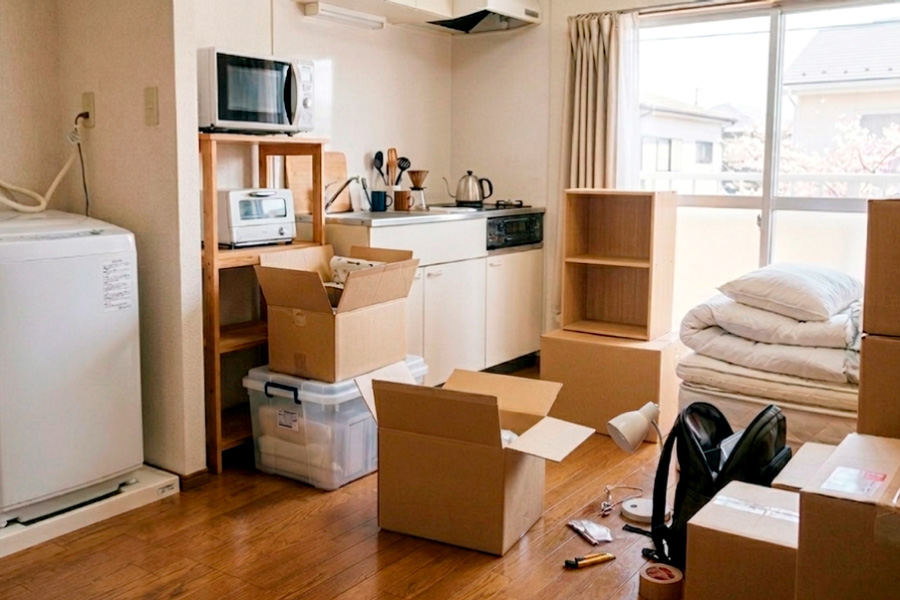 新生活に必要な費用として50万円を給付します。