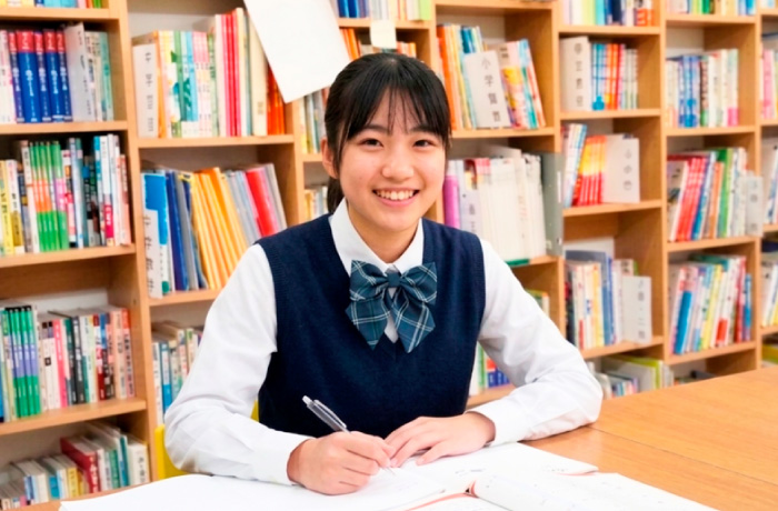 大学生活では、奨学金を受けながら勉強をがんばって、看護師を目指します。