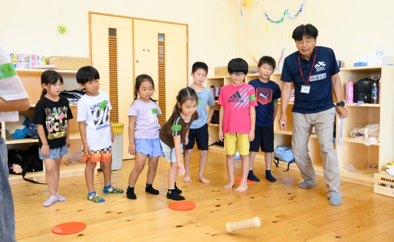竜北西部学童に開設された子どもの居場所では、カタリバと町内の学童スタッフが連携して運営を行った